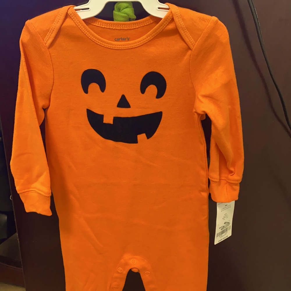 Carter’s Halloween one piece outfit with hat 9M